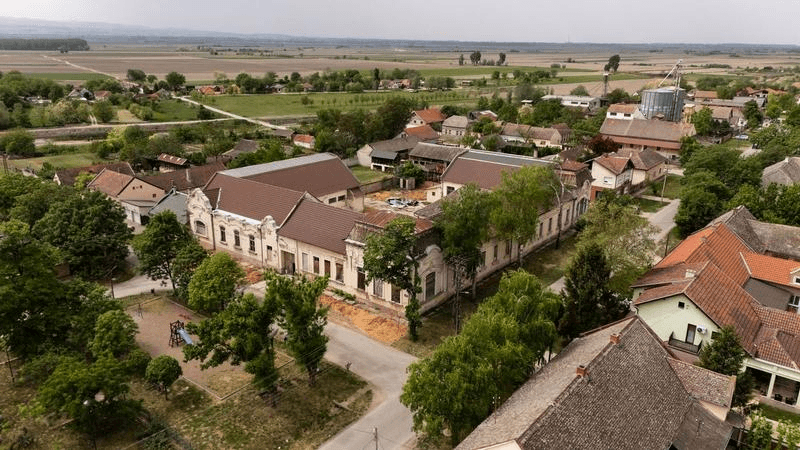 Specifična nekretnina sa puno potencijala!