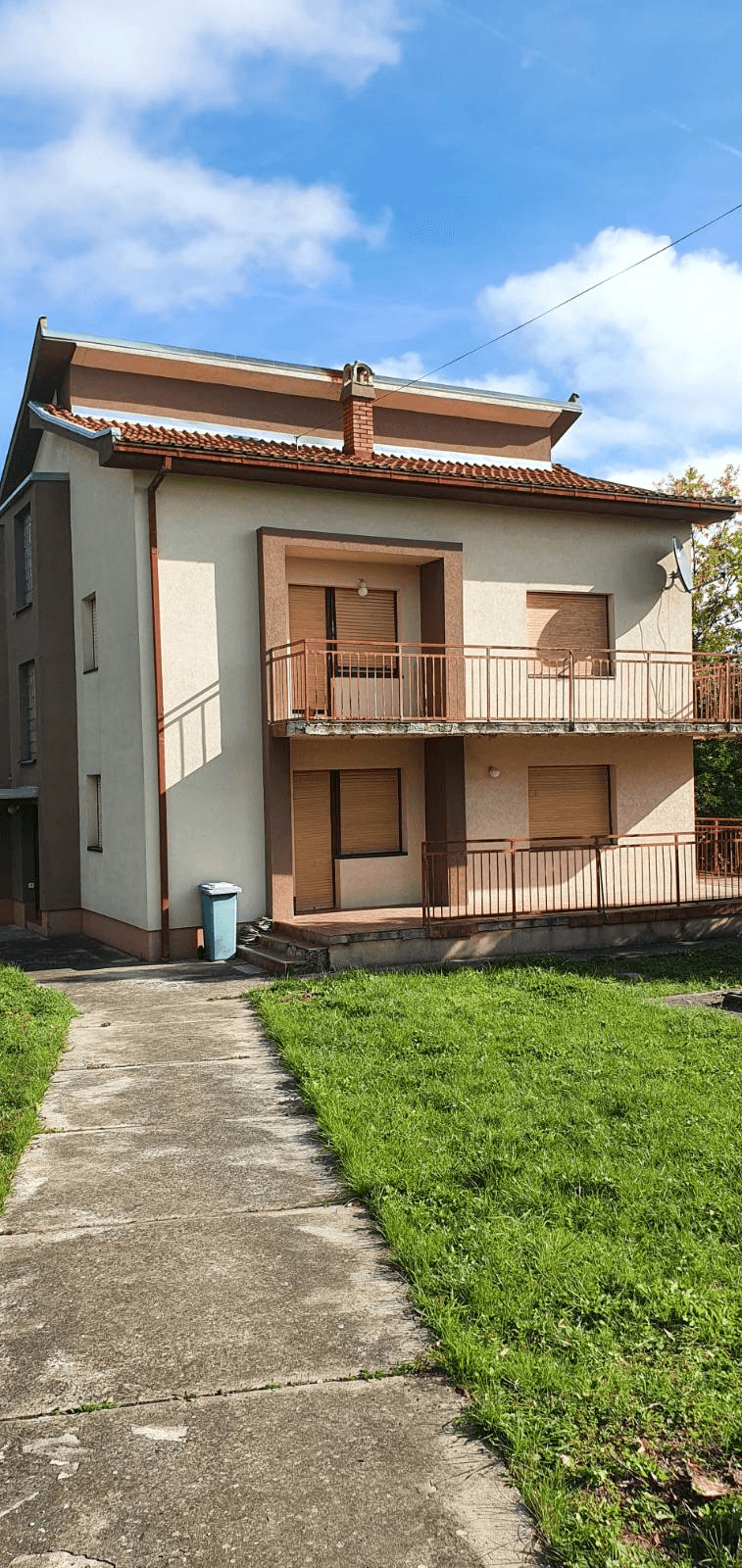 Prodaja kuce Barajevo-Bacevac 250m2