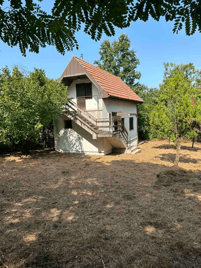 Prodajem kucu-vikendicu Barajevo-Veliki Borak