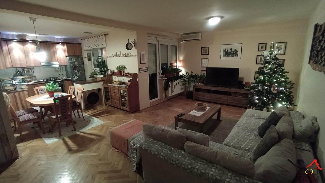 Stan,NOVI SAD,GRBAVICA,kv: 111, € 185400, ID: 1020988