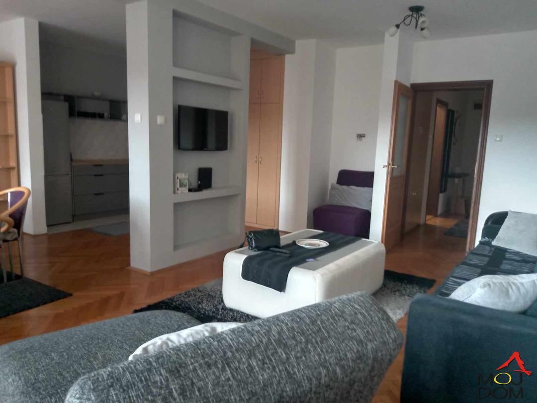 Stan,NOVI SAD,CENTAR,kv: 98, € 1200, ID: 9104312