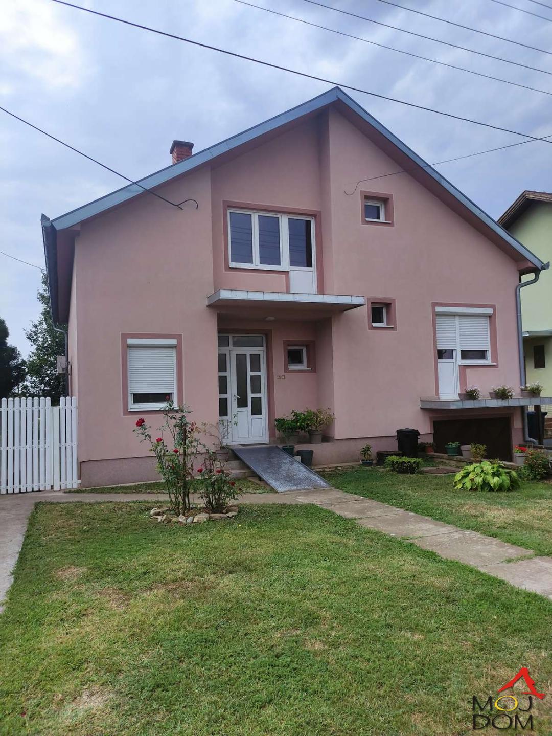 Kuca,ŠID,ISTOK,kv: 255, € 104000, ID: 3003851