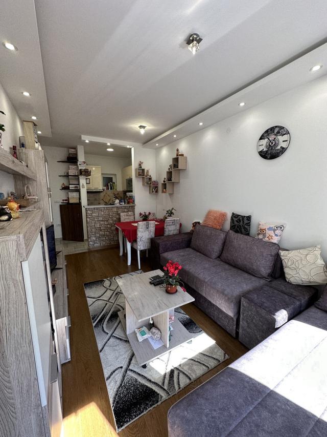 Stan,NOVI SAD,SOCIJALNO,kv: 39.35, € 123600, ID: 1039565