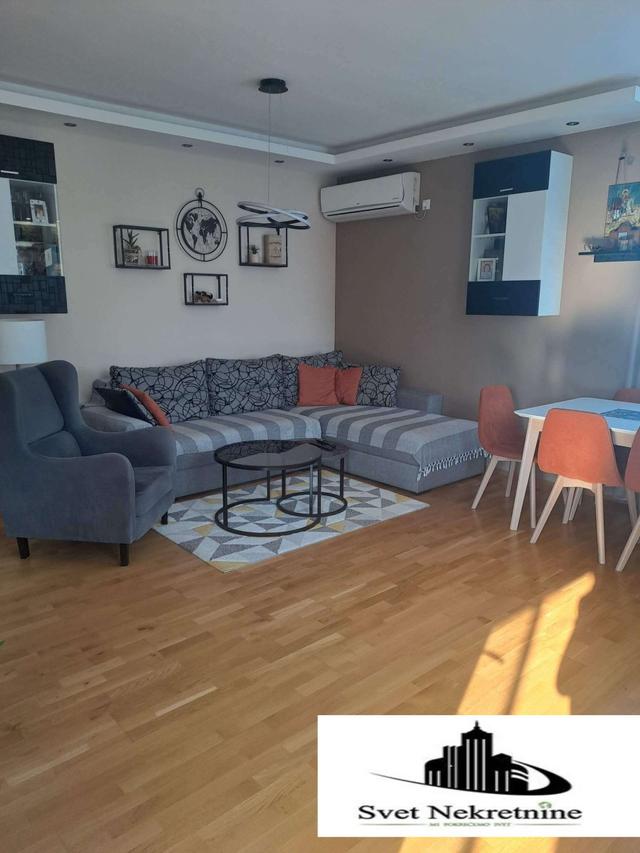 Stan,NOVI SAD,VETERNIK,kv: 85.00, € 153200, ID: 1040069