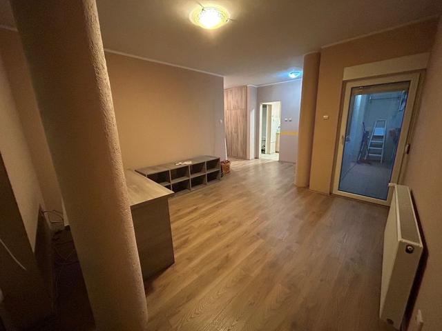 Stan,NOVI SAD,SAJAM,kv: 50.00, € 123600, ID: 1040374